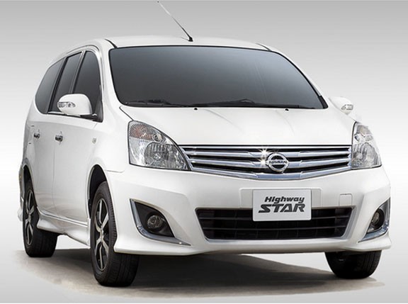 Nissan Grand Livina 2015 vehicle